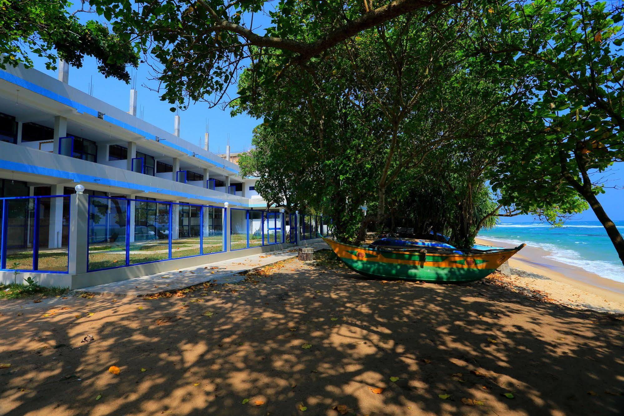 Paradise Beach Resort & Diving School Mirissa Ngoại thất bức ảnh